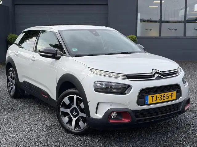 Citroen C4 Cactus 1.2 PureTech Shine 131pk,6 Bak,D-riem vv in 2024,Pano,Trekhaak,Camera,Navi,Dodehoe...