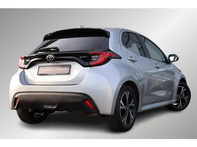 Toyota Yaris 1.5 Hybrid 115 First Edition Limited, Parkeersensoren, Stoelverwarming.