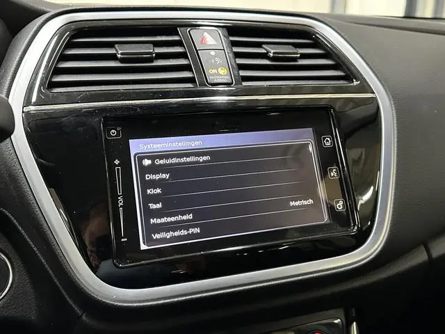 Suzuki S-Cross
