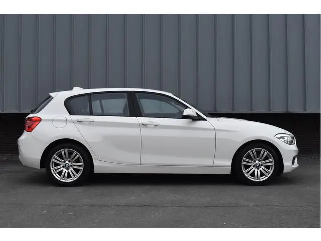 BMW 1-serie 120i Aut. 177PK | Leder | Navi | NL Auto | Deal. Onderhoud | Xenon/LED