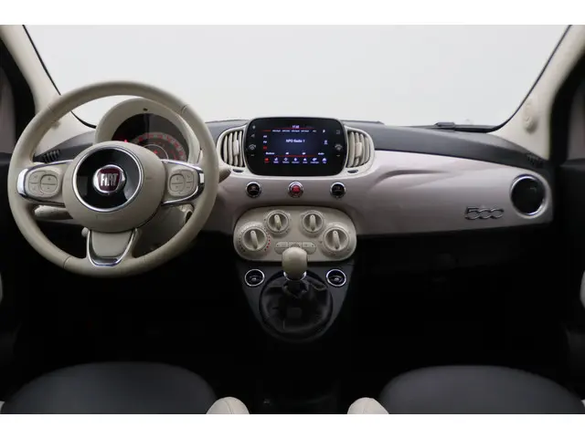 Fiat 500 1.0 Hybrid Dolcevita Panoramadak, Cruise, Apple Carplay, PDC, 15"