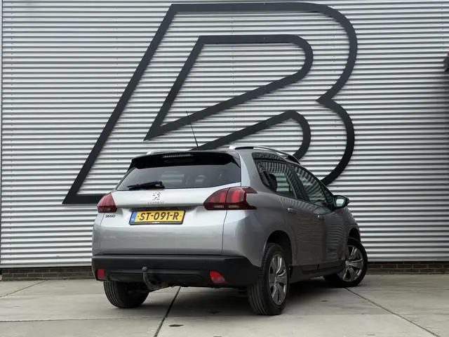 Peugeot 2008 1.2 PureTech Blue Lion 2e Eigenaar|Navi|Pano|Trekhaak|Airco|Cruise|PDC|Carplay|N.A.P|AP...