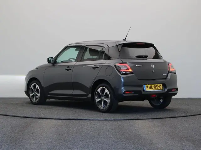 Suzuki Swift 1.2 Comfort Smart Hybrid | Stoelverwarming | Achteruitrijcamera | Cruise Control Adapti...