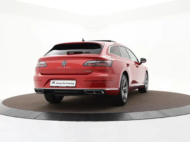 Volkswagen Arteon Shooting Brake 1.4 TSI 218pk DSG eHybrid R-Line Business+ · Panoramadak · Camera ·...