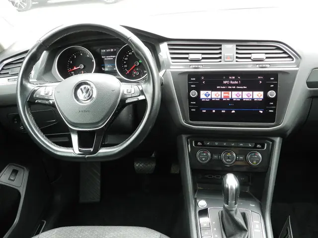 Volkswagen Tiguan Allspace 1.4 TSI Comfortline 7p. - ACC - Apple Carplay Android Auto - Lane Assist...