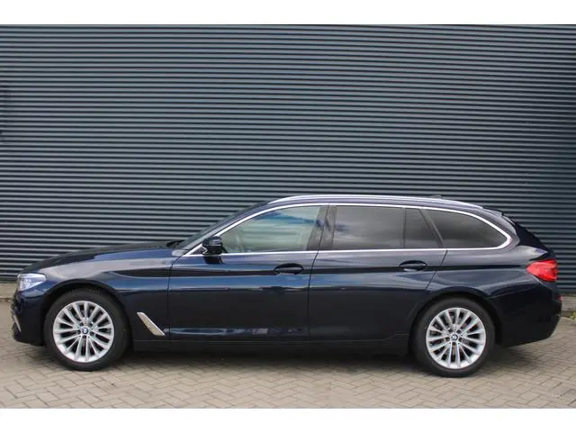 BMW 5-serie Touring 520i Luxuryline Full-Led Comfort-Zetels Dakota-Leer 360-Camera