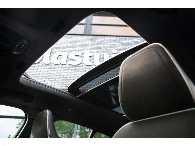 Volvo XC40 2.0 T4 AWD R-Design , Panoramadak, Trekhaak, Harman/Kardon,