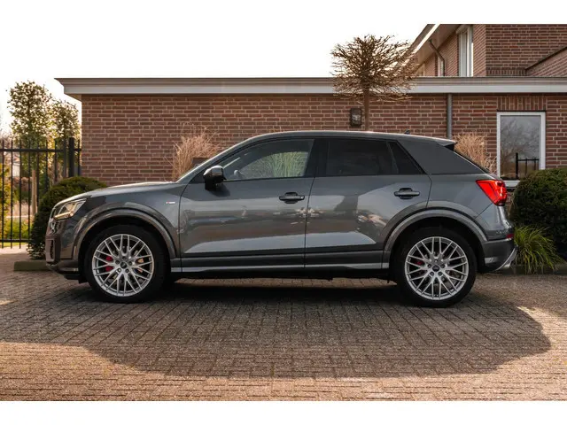 Audi Q2 40 TFSI quattro S Edition 250 PK Aut. 3x S-Line Trekhaak Stoelverwarming Half Leder 19''
