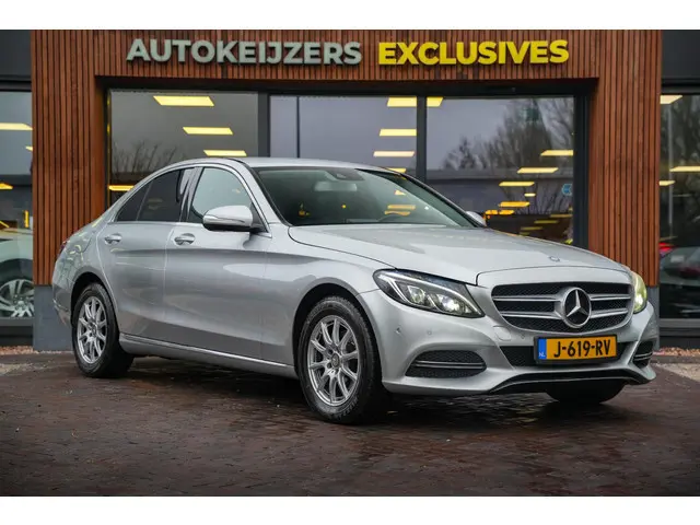 Mercedes-Benz C-klasse 180 Prestige Edition C Navigatie Stoelverwarming Cruise Control Automaat!
