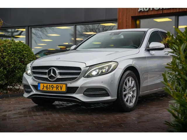 Mercedes-Benz C-klasse 180 Prestige Edition C Navigatie Stoelverwarming Cruise Control Automaat!