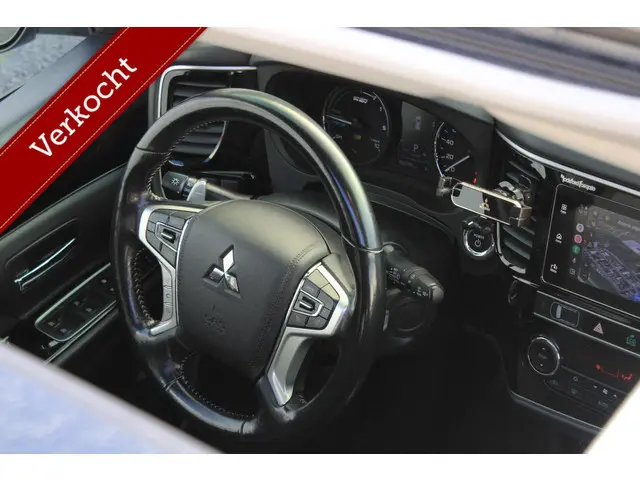 Mitsubishi Outlander 2.4 PHEV Intense+ DAK CARPLAY DEALER OH