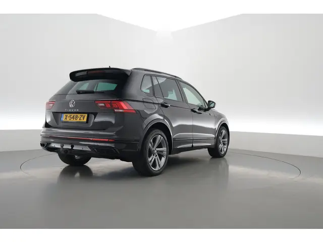 Volkswagen Tiguan 1.5 TSI R-Line DSG | Pano | Elek. Trekhaak | Camera | Stoel- Stuurverw. | Keyless | Navi | CarPlay