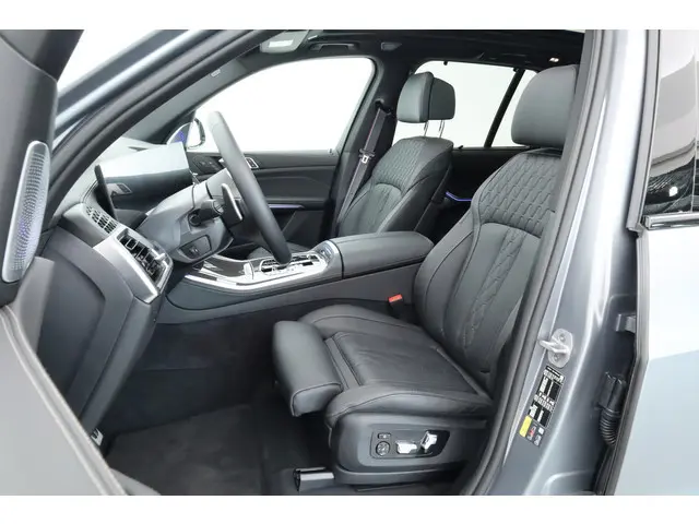 BMW X5 xDrive50e M Sport Frozen pure Grey | Skylounge | Soft Close | Achterasbesturing | 360cam | B&...