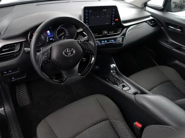 Toyota C-HR 1.8 Hybrid Active Aut- Carplay, Android Auto, Camera, Xenon Led, Park Assist, Lane Assis...