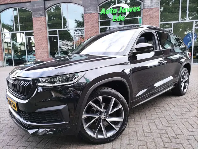 ŠKODA Kodiaq 1.5 TSI DSG Sportline Business Panoramadak - Trekhaak - Adaptieve Cr.control - 20Inch L...