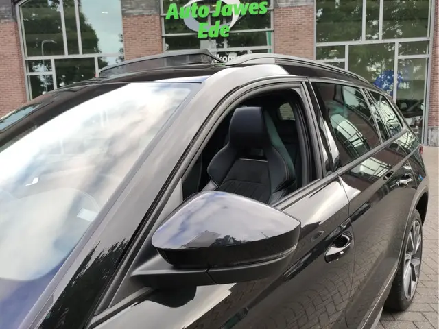 ŠKODA Kodiaq 1.5 TSI DSG Sportline Business Panoramadak - Trekhaak - Adaptieve Cr.control - 20Inch L...
