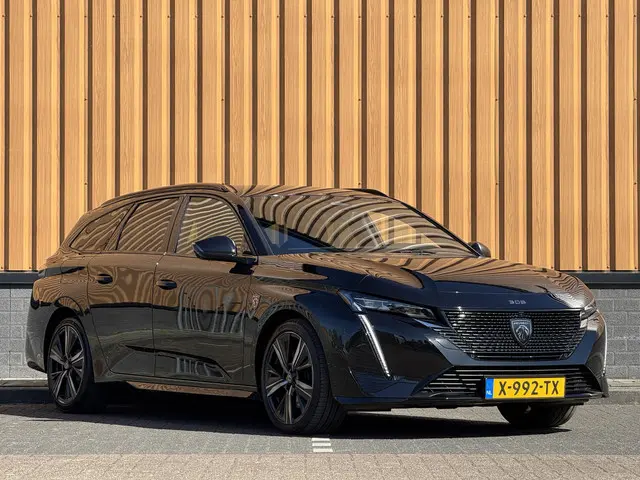 Peugeot 308 SW 1.6 Plug-in Hybrid 225 GT | Apple Carplay | Android Auto | 360° Camera | Adaptieve Cr...