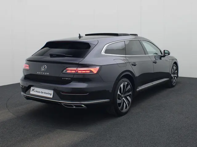 Volkswagen Arteon Shooting Brake 1.4TSIeHybrid 160kW/218PK R-Line DSG · Panoramadak · Trekhaak · Cam...
