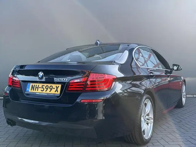 BMW 5-serie BWJ 2017 520i M 184 PK  Sport Edition AUTOMAAT | LEDER | FULL LED | ELEKTR. STOELEN | EL...