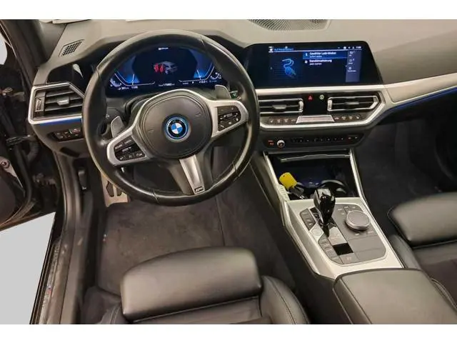 BMW 3-serie Touring 320e M Sport | Half leer | 19" Licht metaal | Wordt verwacht