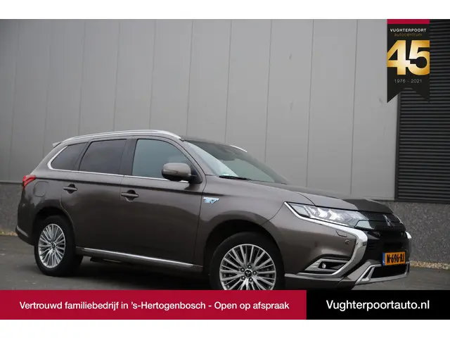 Mitsubishi Outlander 2.4 PHEV 4WD*Instyle*Sunroof/Leder/Adaptive/360Cam/Carplay/Trekhaak