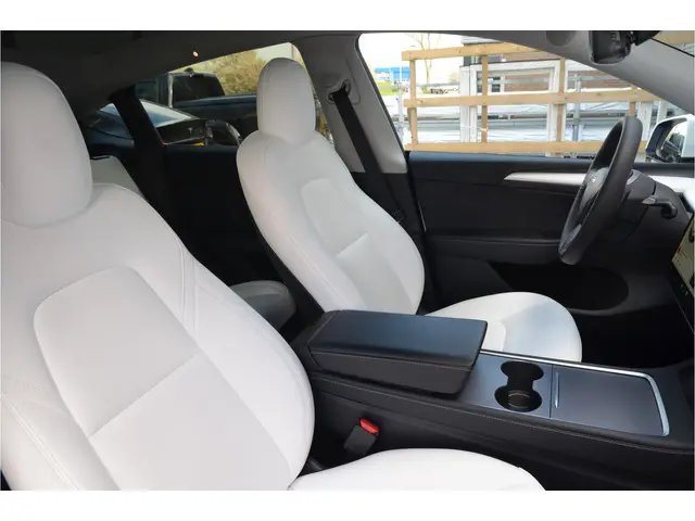 Tesla Model Y Long Range AWD 75 kWh Enhanced AutoPilot3.0 (twv 3.800,-)