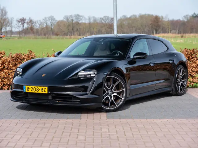 Porsche Taycan 79 kWh | 21” Exclusive LM | Achterasbesturing | Bose Surround Premium Sound | Adap De...