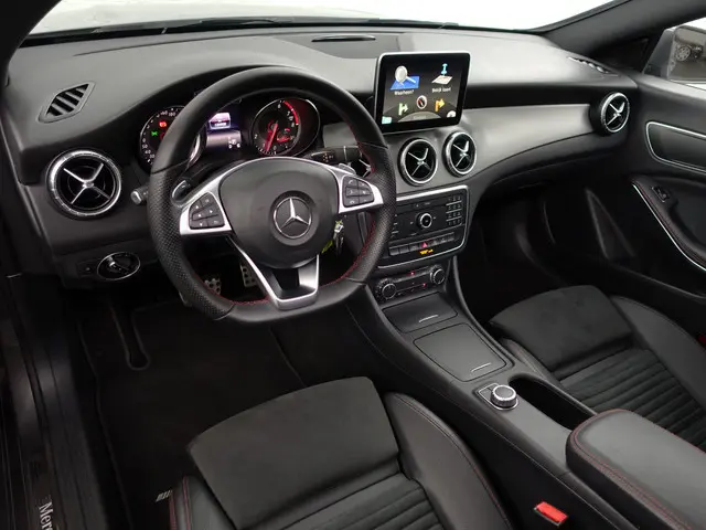 Mercedes-Benz CLA-klasse Shooting Brake 180 AMG Prestige Aut- NAP 120dkm, Panoramadak, Xenon Led, Pa...