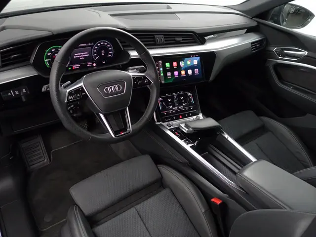 Audi e-tron Sportback 55 quattro S edition 95 kWh- Panoramadak, Carplay, Android Auto, Xenon Led Mat...