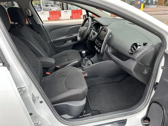 Renault Clio Estate 0.9 TCe Limited navigatie airco/ecc keurige auto