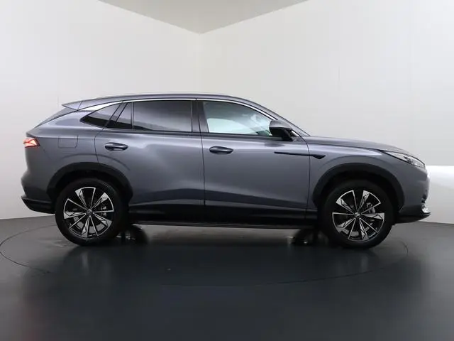 MG HS