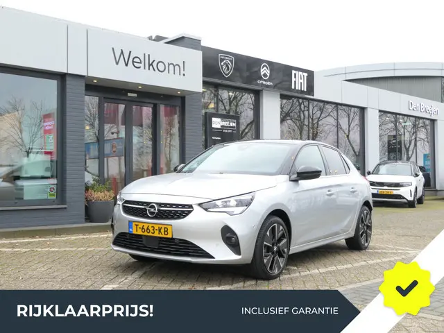 Opel Corsa-e Level 3 50 kWh 3 fase | LED Matrix | Groot Navigatie | Camera | 17" LMV