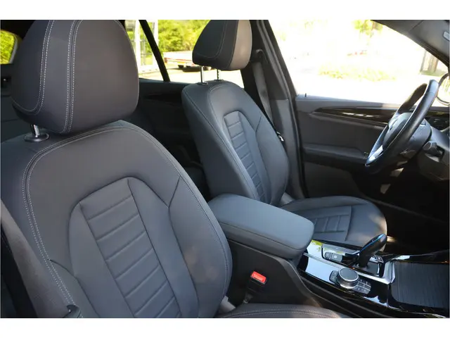 BMW iX3 Executive 80 kWh Driving Assistent Professional, Panorama dak, incl. BTW