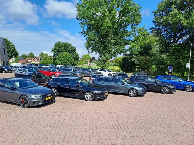 BMW 5-serie Touring 520i Luxury Edition | Automaat | Trekhaak | Elek. stoelen | Navi | Stoelverwarmi...
