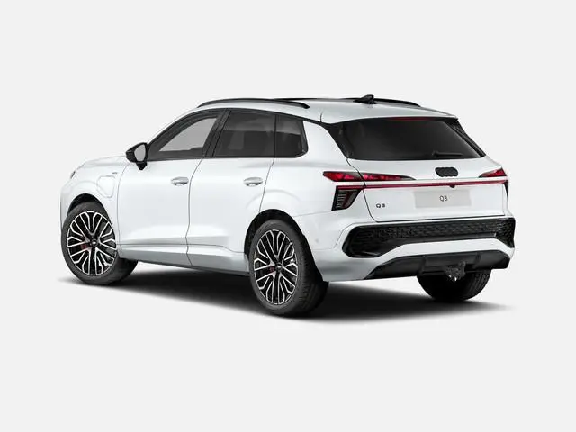 Audi Q3 1.5 200kW e-hybrid S edition 272 PK · Tech pro · Glazen panoramadak · MMI experience pro